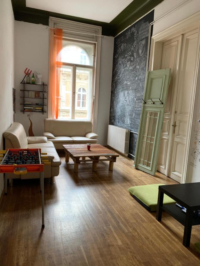 בודפשט Black Dog Hostel מראה חיצוני תמונה